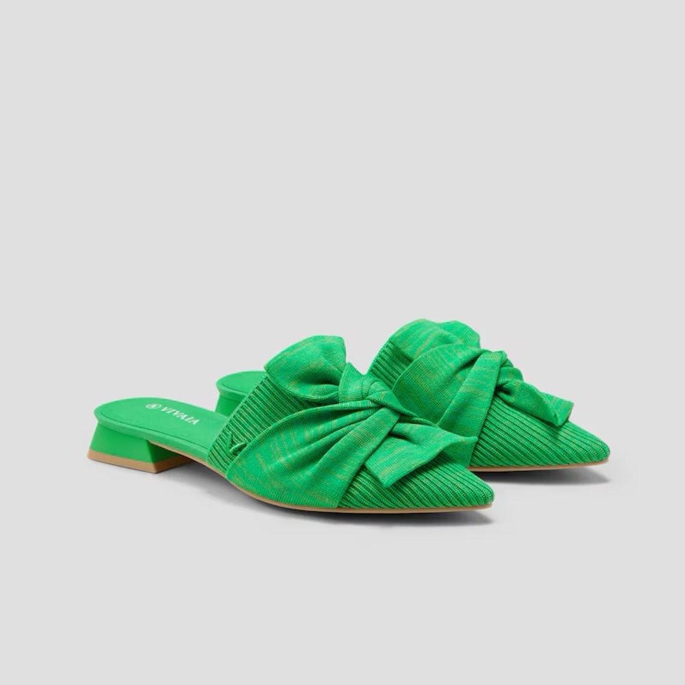 Vivaia Pointed-Toe Knot Sandals in Green Grass size 42 / 10.5